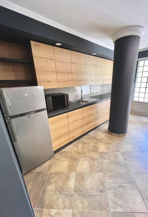 Genta Apartment "21 Dhjetori" 地拉那 外观 照片